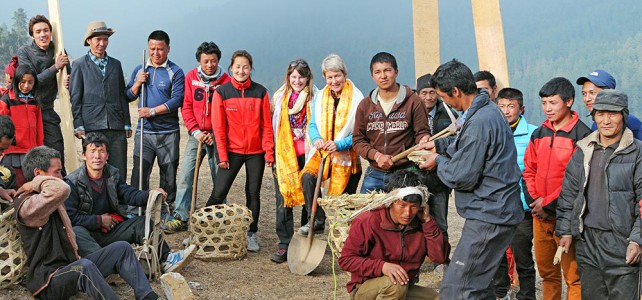 Spatenstich für Sherpa Schule